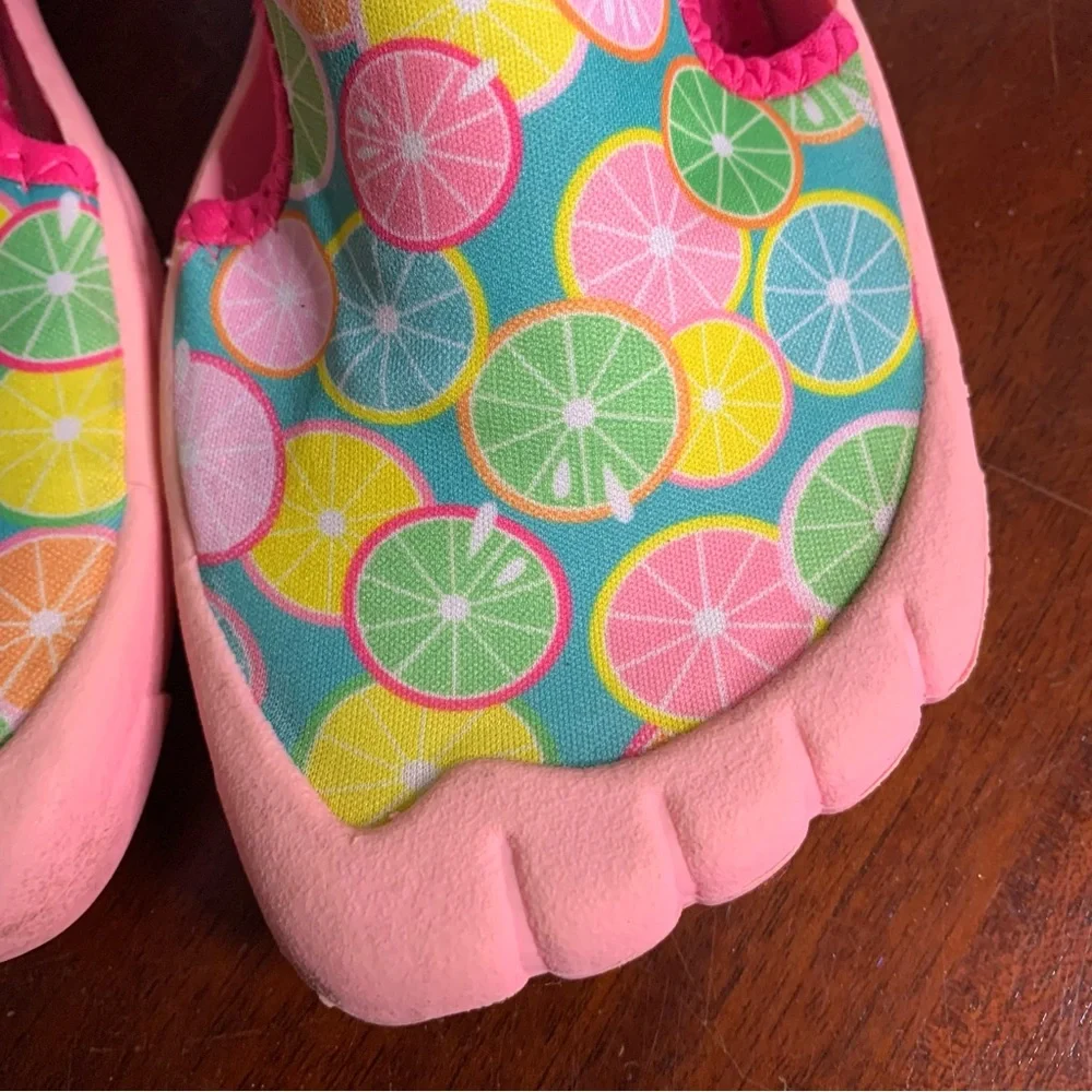 Newt Citrus Toed Water Shoes